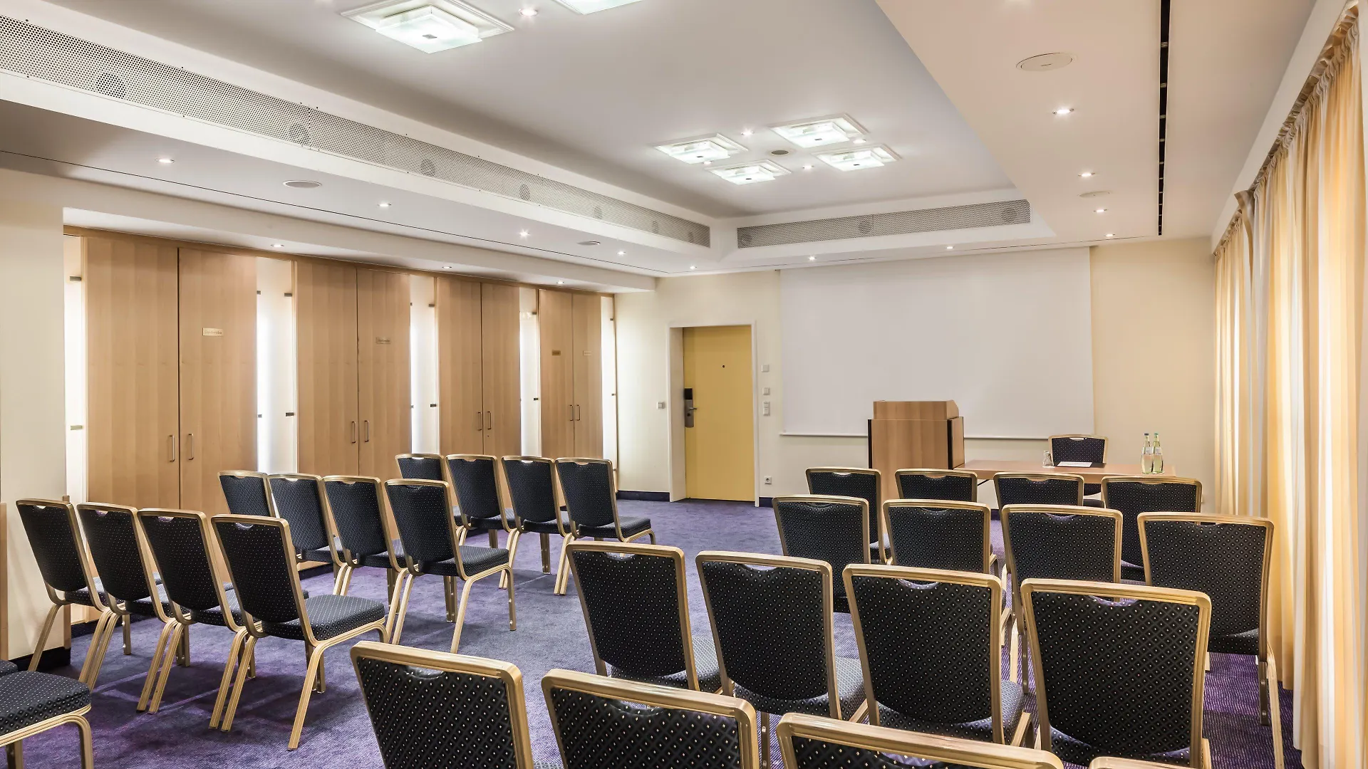 Holiday Inn Munchen Sud, An Ihg Hotel 4*, Mnichov